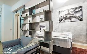 Central Residence Apartment 724